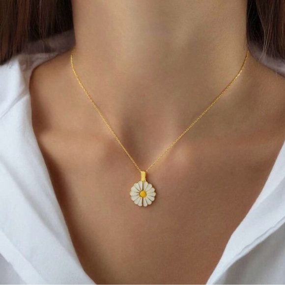 Christian Gold and White Daisy Pendant Necklace - Picture 8 of 9